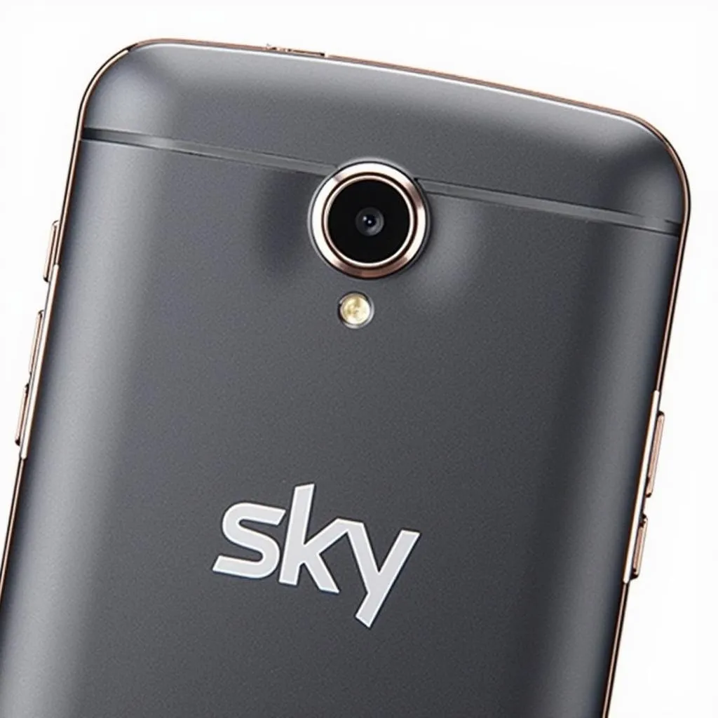 Sky A820: Camera chính 8MP với khả năng quay video Full HD 1080p